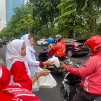 Perempuan LIRA Jawa Timur Gelar Bakti Sosial dengan Pembagian 250 Nasi Kotak untuk Masyarakat dan Panti Asuhan