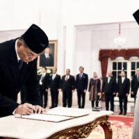 Presiden Prabowo Lantik Sjafrie Sjamsoeddin dan Donny Ermawan Sebagai Pemimpin Dewan Pertahanan Nasional