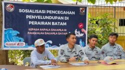 Bakamla RI Gelar Sosialisasi dan Pembagian Sembako di Sekitar Perairan Batam