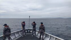 KRI Tatihu-853, Terlibat dalam Operasi SAR: Penemuan Swimvest di Perairan Tidore Membuka Harapan Baru