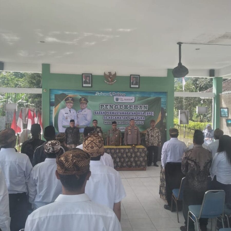Anggota Koramil 0820/08 Kawal Pengukuhan BPD Sekecamatan Sukapura 2024-2032