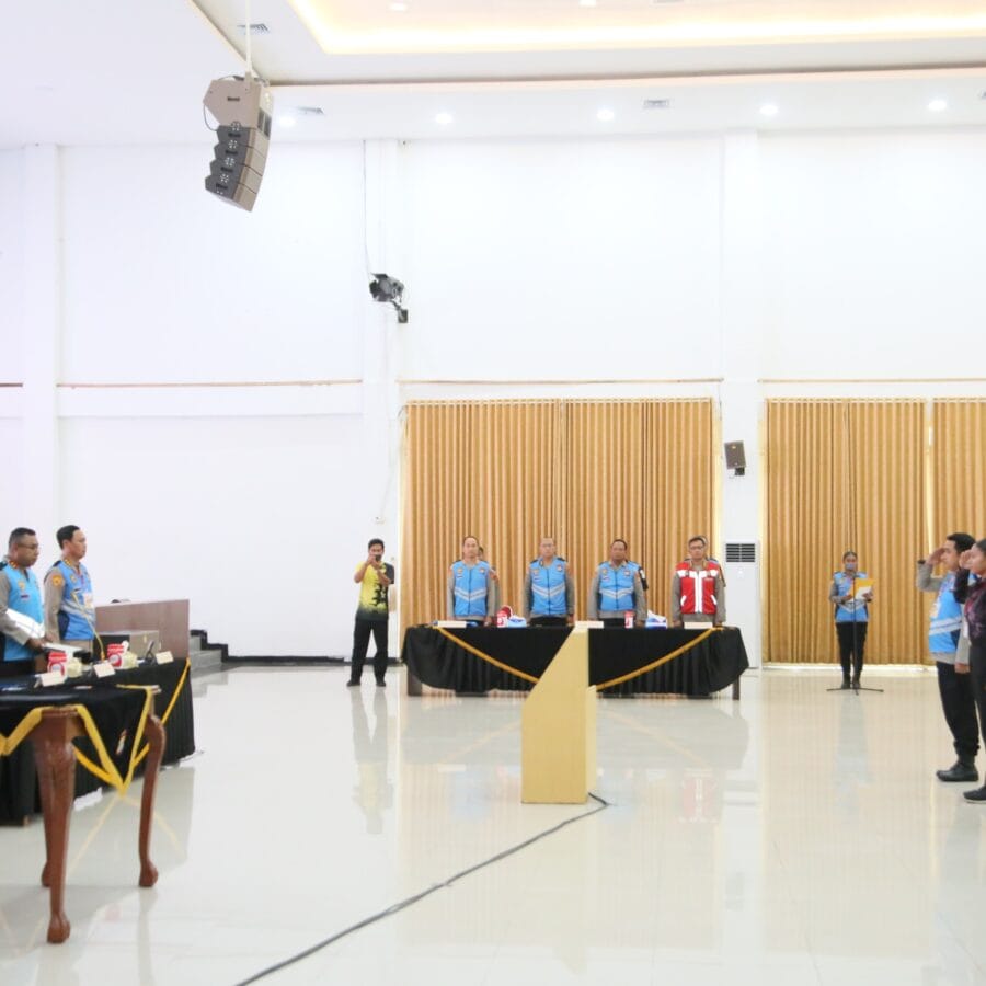 Kapolda Papua Barat, Pimpin Pengambilan Sumpah dan Pakta Integritas Penerimaan Polri Terpadu T.A. 2025