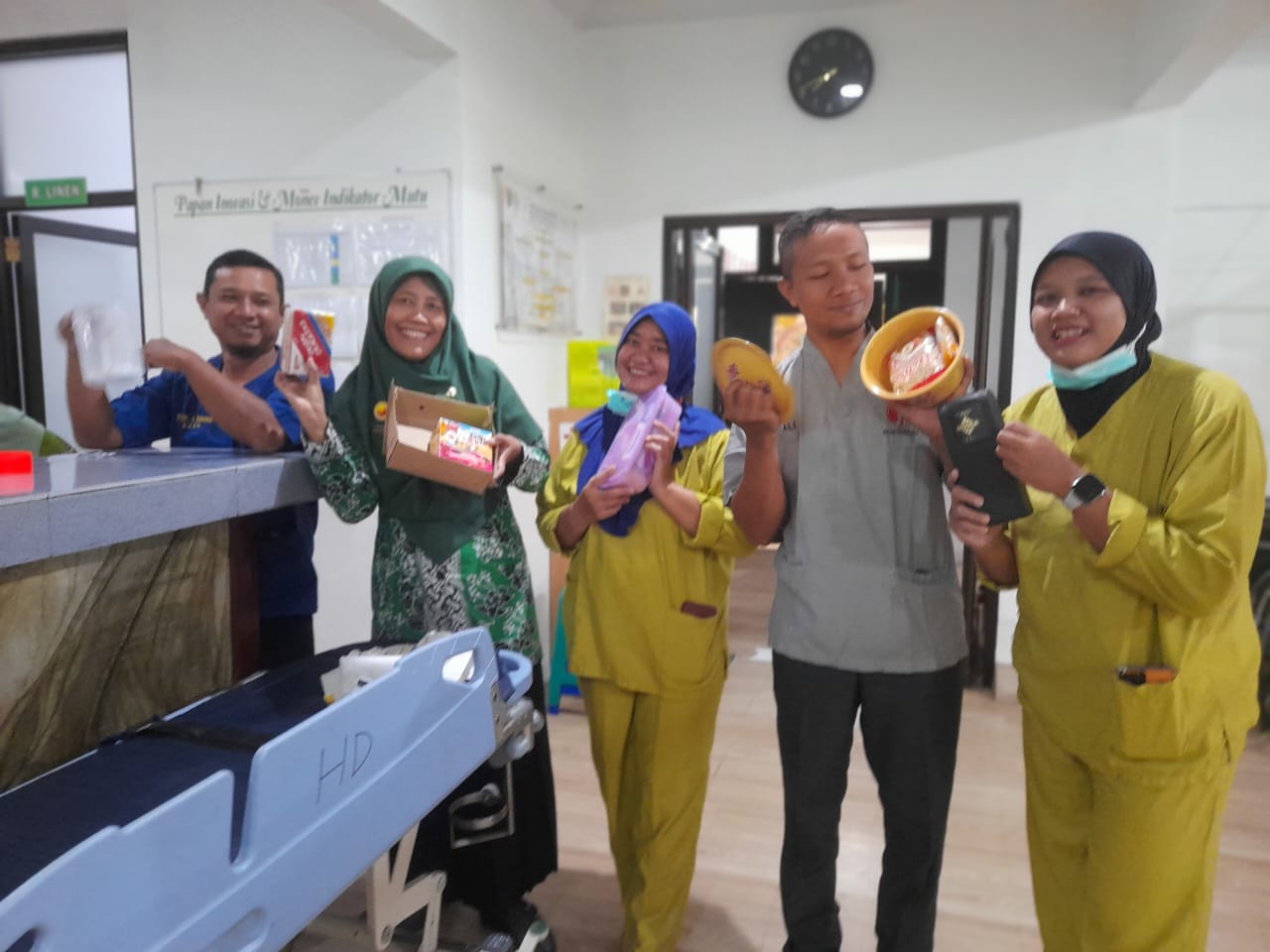 Peringati Hari Ginjal Sedunia, RSUD dr. R. Koesma Tuban, Beri Edukasi dan Tali Asih untuk Pasien Hemodialisa