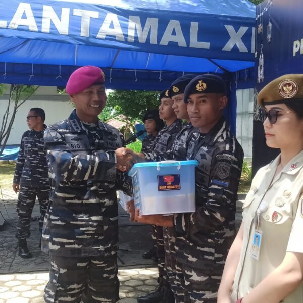 Vicon Pembagian Paket Lebaran dan Mudik Bersama TNI AL 2025 di Mako Lantamal XIV Sorong