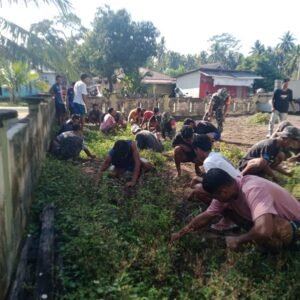 Koramil 1505-04/Oba Galakkan Jumat Bersih, Ibadah Jadi Lebih Khusyuk Koramil 1505-04/Oba Galakkan Jumat Bersih, Ibadah Jadi Lebih Khusyuk