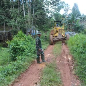 Alat Berat Percepat Pengerasan Jalan TMMD Ke-124 Kodim 1009/Tla