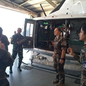 Tiga Perwira TNI Evaluasi Kesiapan Operasi AMET Prancis Tiga Perwira TNI Evaluasi Kesiapan Operasi AMET Prancis