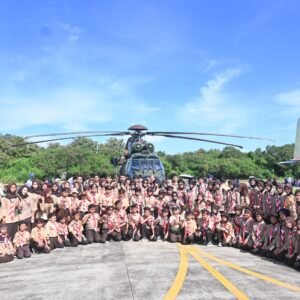 Ribuan Siswa Antusias Ikuti Kunjungan Kedirgantaraan di Lanud Sultan Hasanuddin Ribuan Siswa Antusias Ikuti Kunjungan Kedirgantaraan di Lanud Sultan Hasanuddin