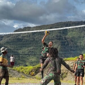 Ajak Hidup Sehat, Satgas Yonif 715/Motuliato Olahraga Bersama Dengan Masyarakat Puncak Jaya Ajak Hidup Sehat, Satgas Yonif 715/Motuliato Olahraga Bersama Dengan Masyarakat Puncak Jaya