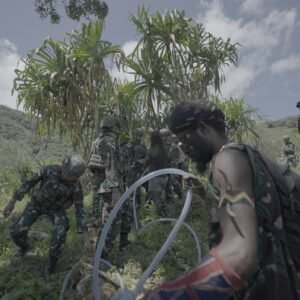 Atasi Kesulitan Warga Pelosok Dapatkan Air Bersih, Satgas Yonif 715/Motuliato Bangun Bak Penampungan Air Atasi Kesulitan Warga Pelosok Dapatkan Air Bersih, Satgas Yonif 715/Motuliato Bangun Bak Penampungan Air