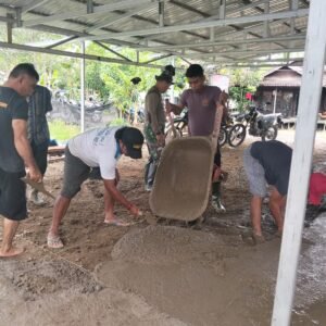 Satgas TMMD Kodim 1002 HST dan Warga Cor Teras Langgar Darussalam