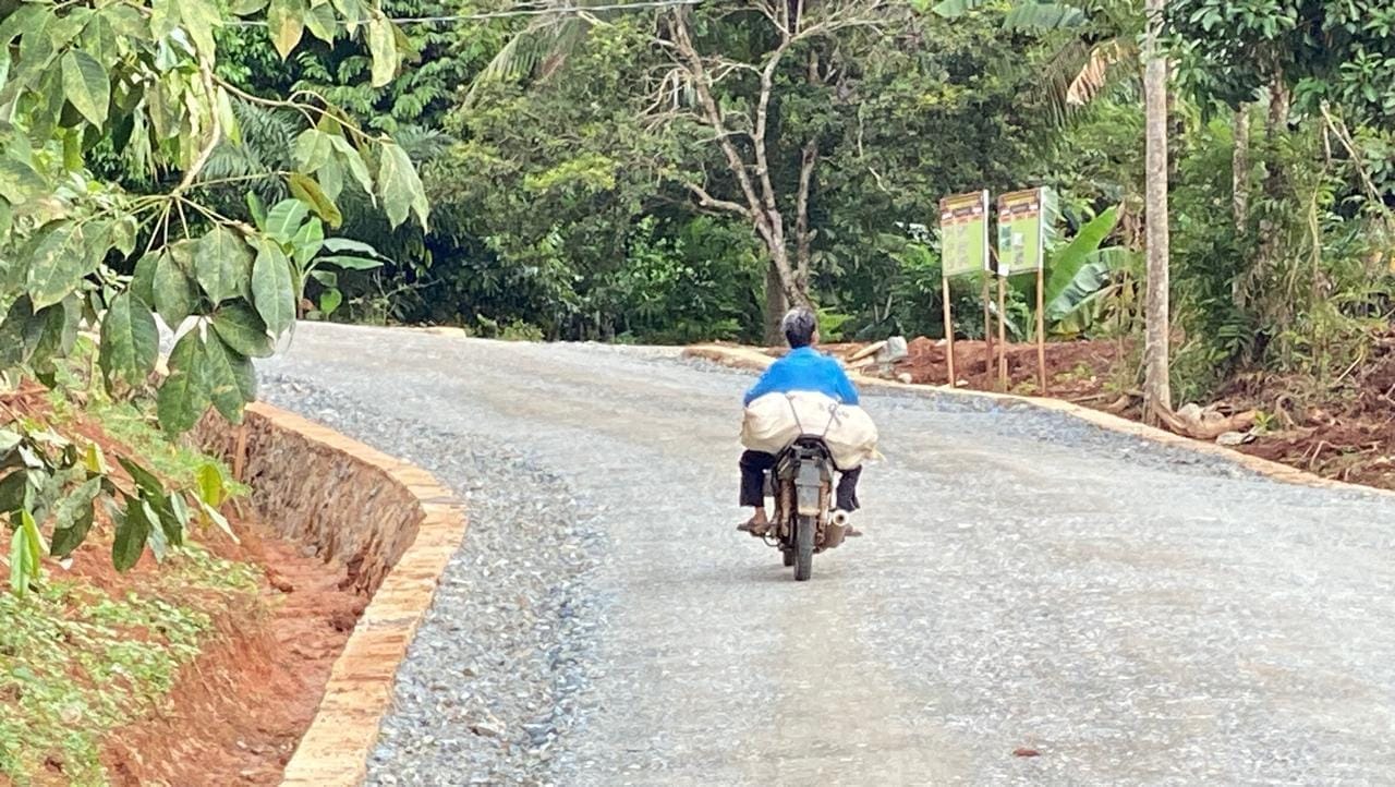 Jalan TMMD Kodim 1009/Tla Belum Rampung, Warga Sudah Nikmati Manfaatnya