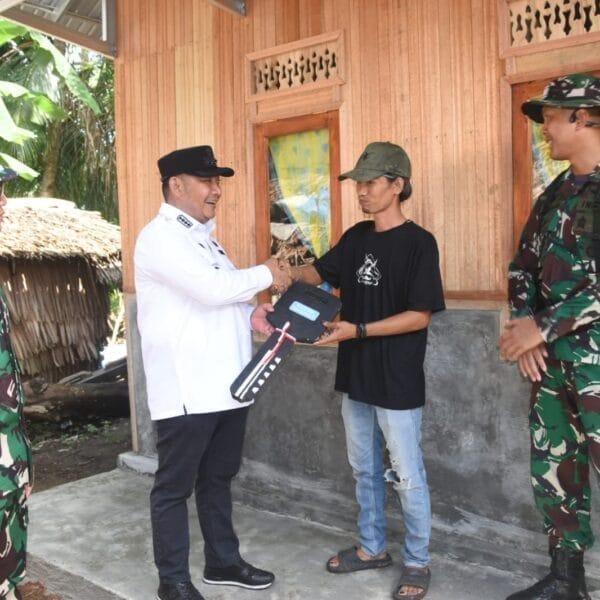 TMMD Kodim 1002/HST Bedah Rumah Warga, Ardiansyah Terharu