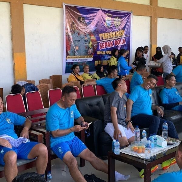 Kapolda Resmi Buka Turnamen Sepak Bola Kapolda Cup I 2025: Sejarah Baru di Papua Barat Daya