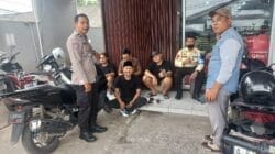 Polisi Peduli Pengangguran, Bhabinkamtibmas Desa Pasir Gadung Beri Motivasi dan Dorongan Positif kepada Warga