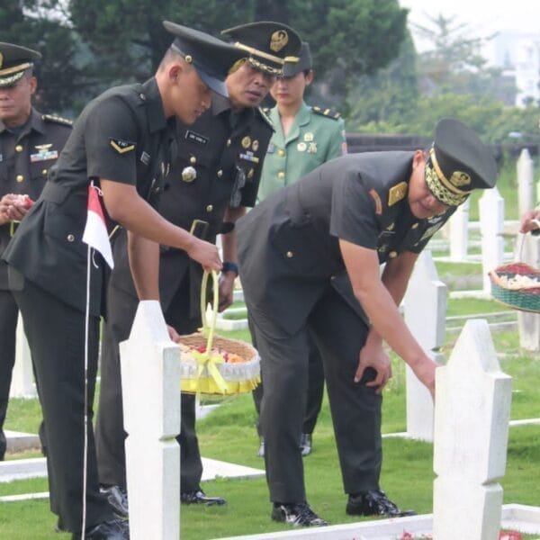 Dispsiad Gelar Ziarah. Dan Tabur Bunga Rangkaian HUT ke - 75