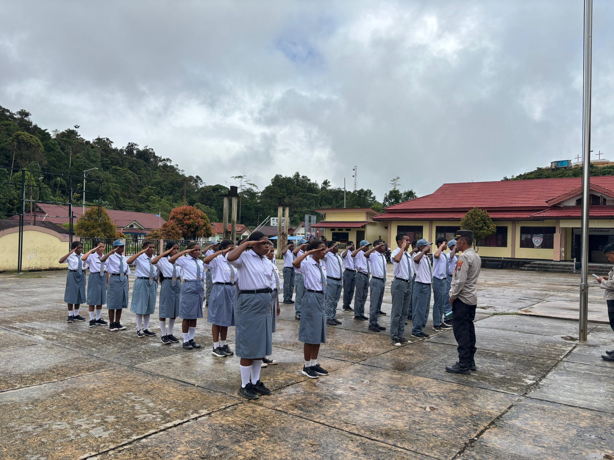 Polres Maybrat Mulai Seleksi Calon Paskibra SMA Aifat untuk HUT RI ke-80