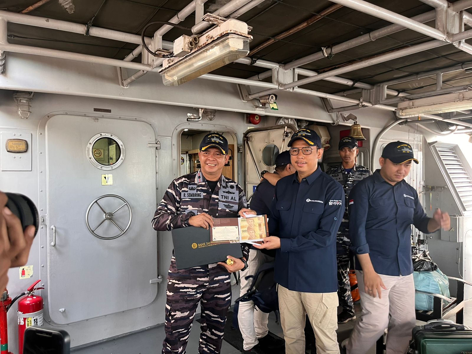 KRI Tatihu-853 Sukses Kawal Ekspedisi Rupiah Berdaulat BI 2025 di Wilayah Maluku