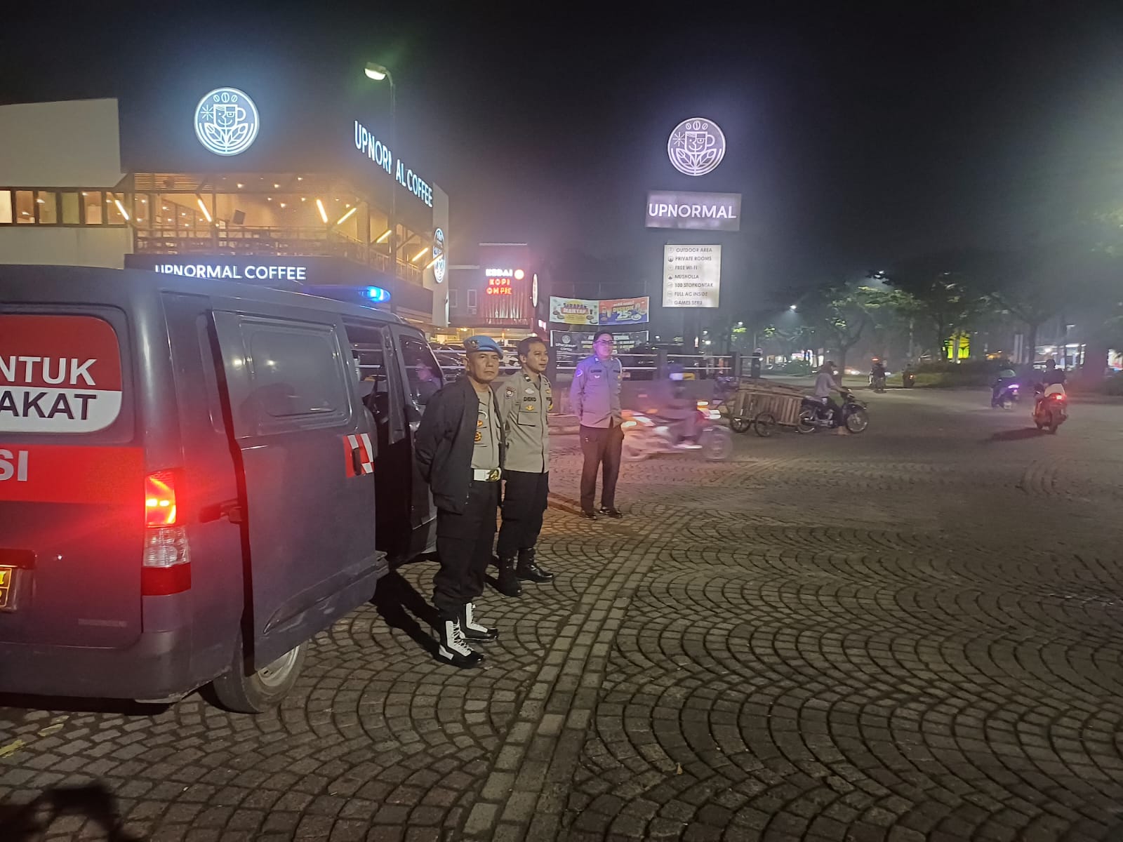 AIPDA Endang Pimpin Personil Sisir Bunderan Citra Raya
