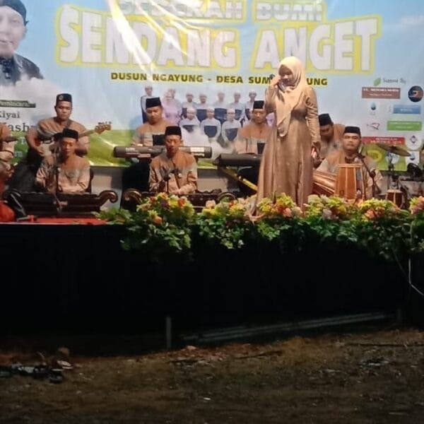 Syukuri Nikmat Alam, Warga Sumberagung Gelar Pengajian di Sendang Anget