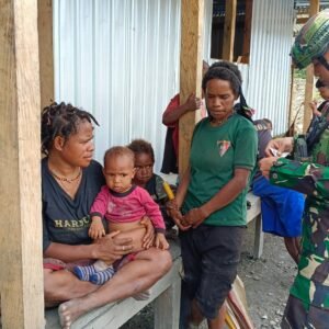 Bentuk Nyata Kepedulian, Satgas Yonif 715/Mtl Berikan Pelayanan Kesehatan Dengan Cinta Bentuk Nyata Kepedulian, Satgas Yonif 715/Mtl Berikan Pelayanan Kesehatan Dengan Cinta