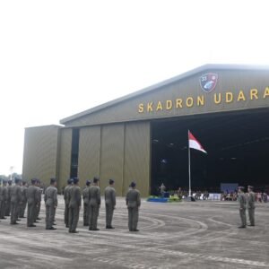 Danlanud Sultan Hasanuddin Pimpin Apel Khusus Peringatan HUT Ke-6 Skadron Udara 33 Danlanud Sultan Hasanuddin Pimpin Apel Khusus Peringatan HUT Ke-6 Skadron Udara 33