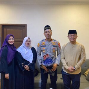 Lurah Bunder Ine Susilawati Hadiri Syukuran HUT Bhayangkara ke-79 di Mapolsek Cikupa Lurah Bunder Ine Susilawati Hadiri Syukuran HUT Bhayangkara ke-79 di Mapolsek Cikupa