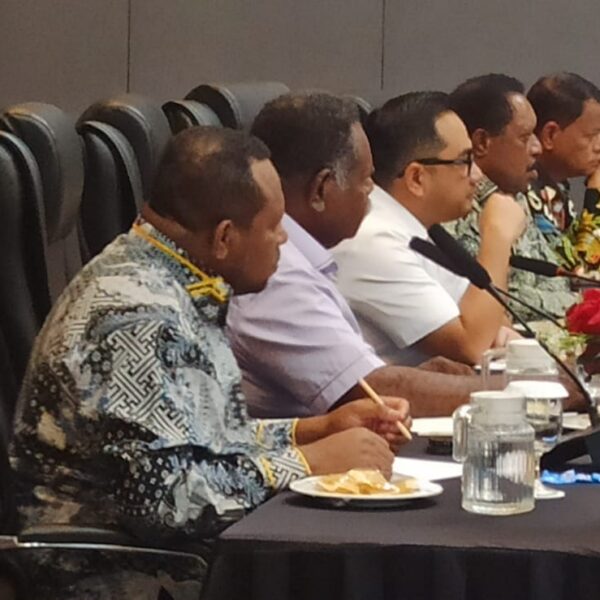 Ketua Komisi II DPR RI Tegaskan Komitmen Perjuangkan Aspirasi Papua Barat Daya di Sorong