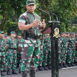 Penyematan Brevet Latihan Widya Yudha dan Menembak Taruna Tingkat III Akmil Penyematan Brevet Latihan Widya Yudha dan Menembak Taruna Tingkat III Akmil
