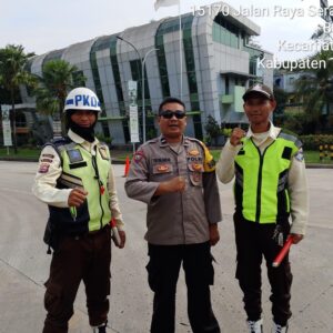 Bhabinkamtibmas Sambangi Satpam Griya Idola, Tekankan Pentingnya Komunikasi Kamtibmas Bhabinkamtibmas Sambangi Satpam Griya Idola, Tekankan Pentingnya Komunikasi Kamtibmas