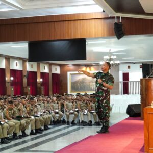Panglima TNI Berikan Pengarahan kepada Taruna Tingkat I Akademi Militer Panglima TNI Berikan Pengarahan kepada Taruna Tingkat I Akademi Militer