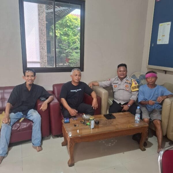 Bhabinkamtibmas Desa Talaga Sambangi Warga, Jalin Silaturahmi dan Himbauan Harkamtibmas