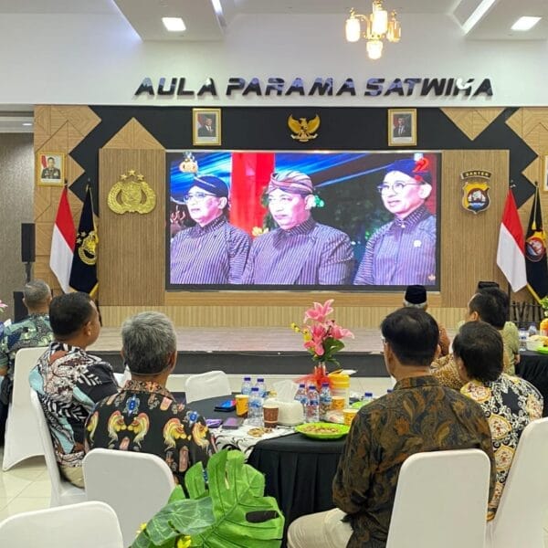 Polresta Tangerang Gelar Nobar Wayang Kulit "Amartha Binangun" dari Mabes Polri, Meriahkan HUT Bhayangkara ke-79