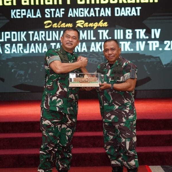 Kasad Berikan Ceramah Pembekalan kepada Taruna Akmil Tingkat III dan IV