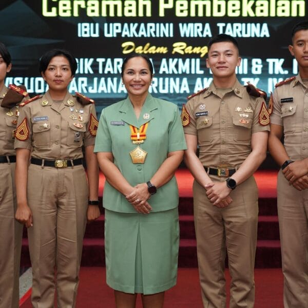 Ibu Upakarini Wira Taruna Berikan Ceramah Pembekalan kepada Taruna Akmil Tingkat III dan IV