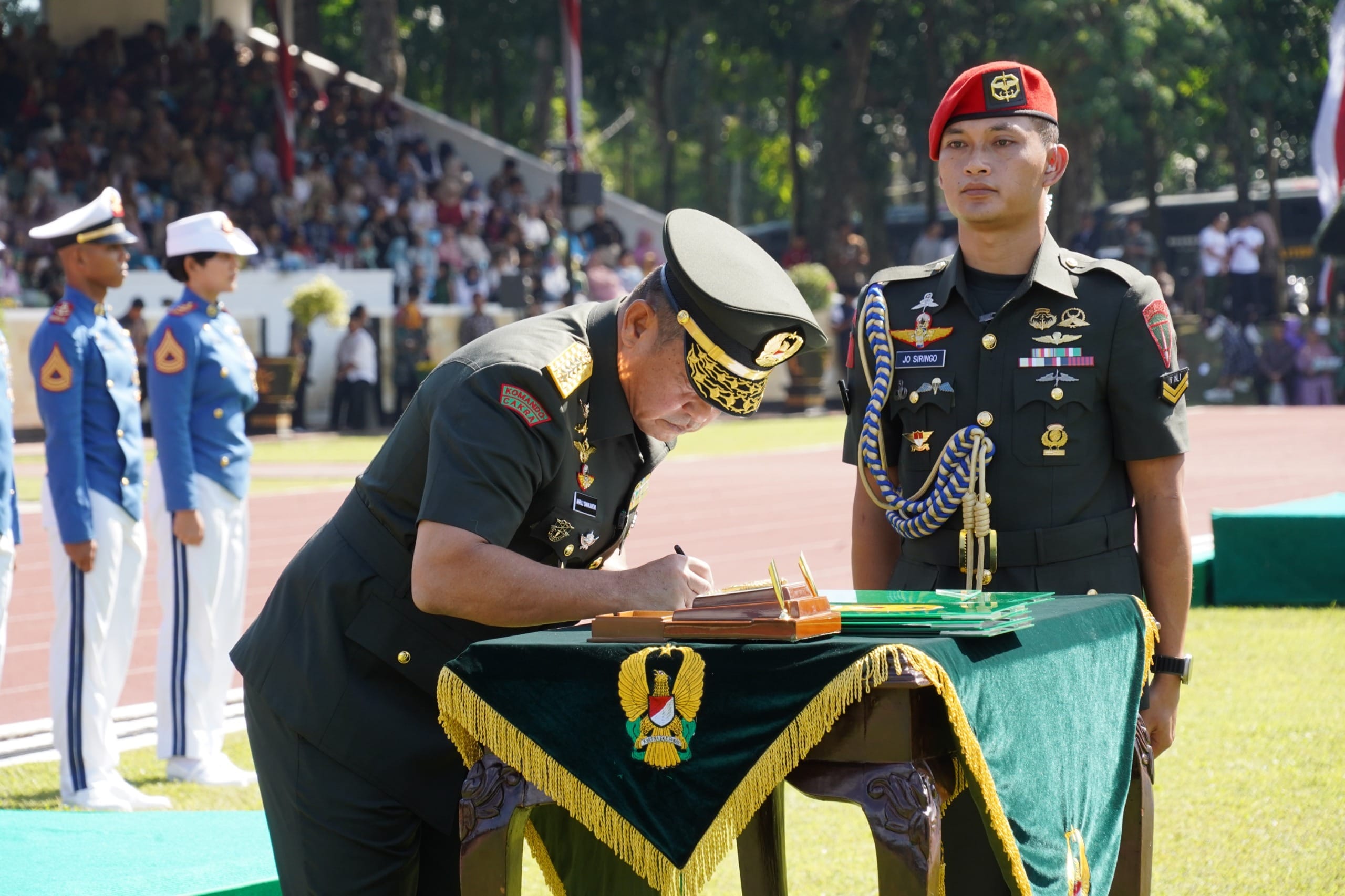 Kasad Tutup Pendidikan Taruna Akmil Tahun 2025 Anugerahkan Adhi Makayasa kepada Taruna Berprestasi