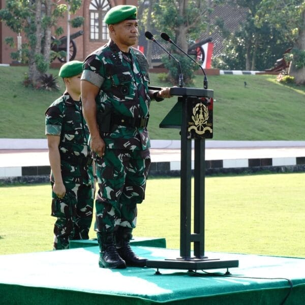 Upacara Kenaikan Tingkat dan Pangkat Taruna Akmil Gub Akmil Tekankan Pentingnya Tanggung Jawab dan Kepemimpinan