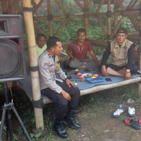Bhabinkamtibmas Desa Pasir Gadung Dorong Warga Pengangguran untuk Bangkit Lewat Program Polisi Peduli Pengangguran