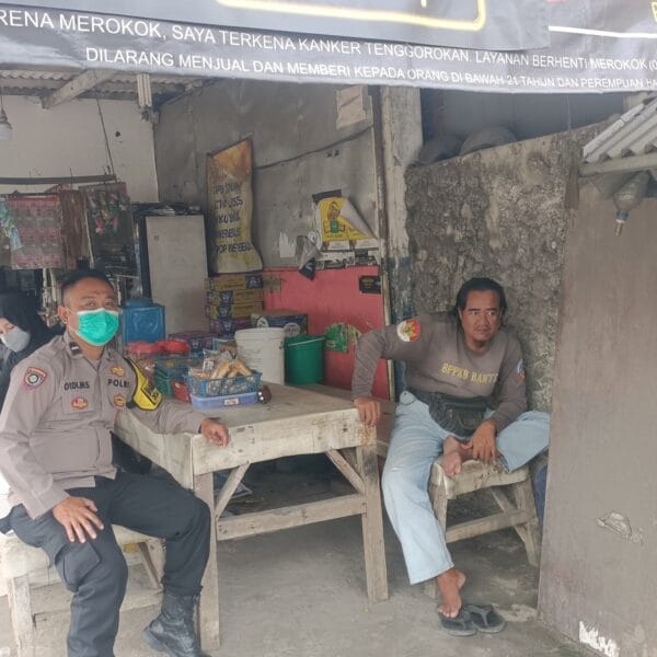 Bhabinkamtibmas Polsek Cikupa Serap Aspirasi Warga Melalui Program "Warung Bhabinkamtibmas" di Desa Sukanagara