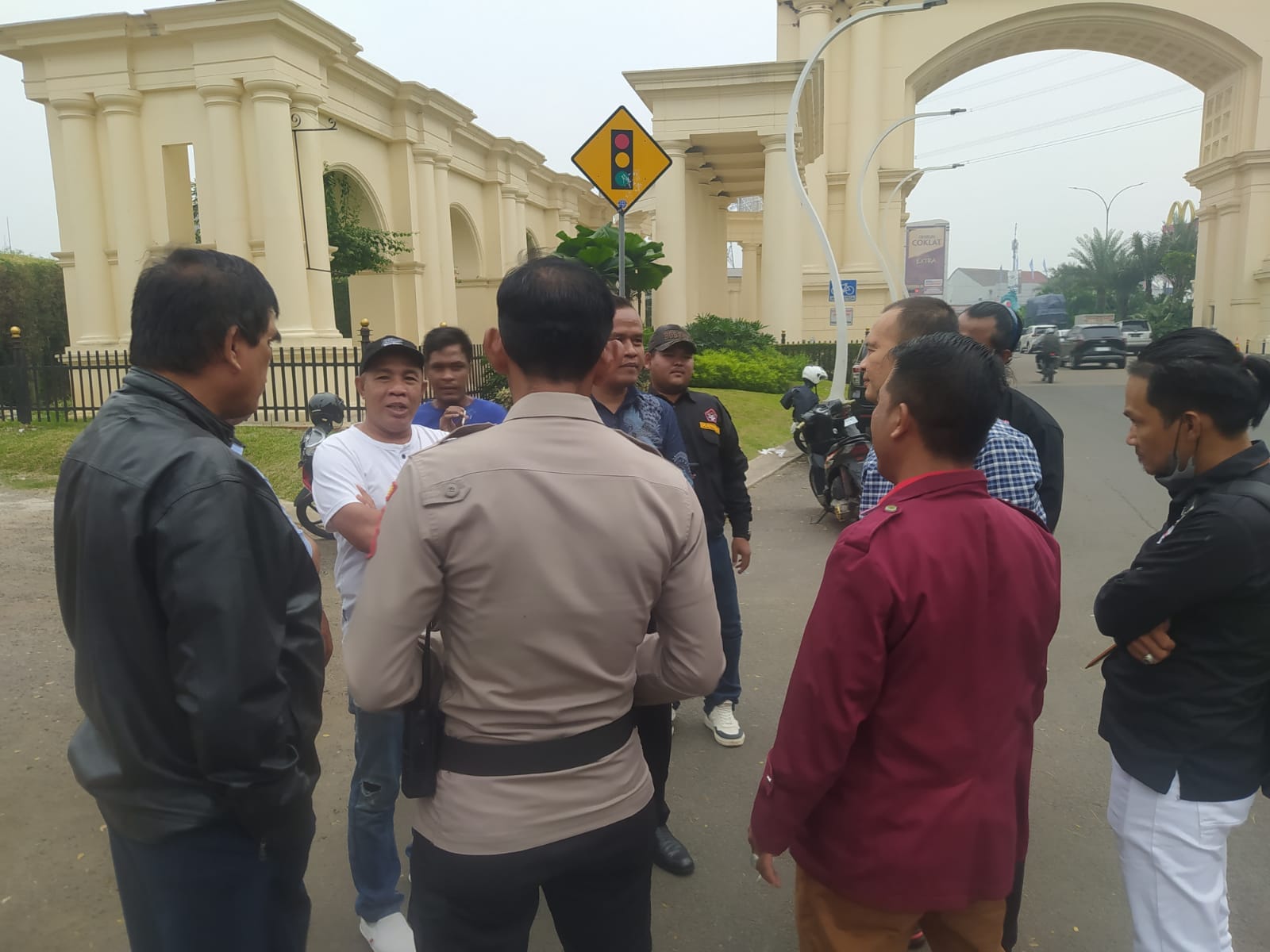 Apel Pengamanan Unjuk Rasa Aliansi Masyarakat Banten Peduli Digelar di Citra Raya, Cikupa