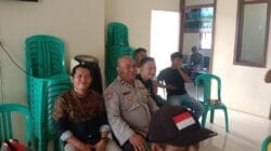 Bhabinkamtibmas Desa Budimulya Sambangi Aparatur dan Warga, Tegaskan Komitmen Jaga Kamtibmas Bhabinkamtibmas Desa Budimulya Sambangi Aparatur dan Warga, Tegaskan Komitmen Jaga Kamtibmas