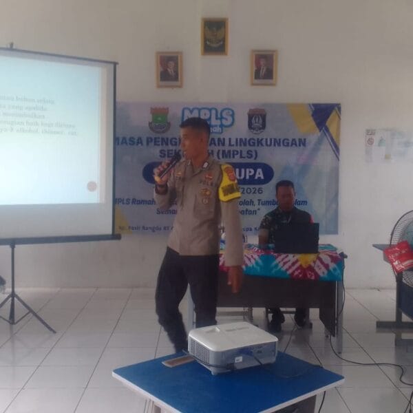 Bripka Ristyanto Hadir di Tengah Siswa, Sosialisasikan Bahaya Narkoba dan Tawuran