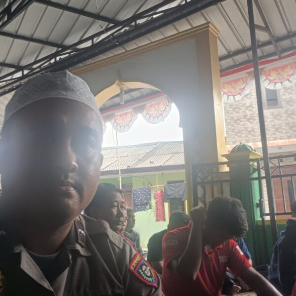 Bhabinkamtibmas Desa Sukanagara Laksanakan Shalat Jumat Keliling, Pererat Silaturahmi dan Sampaikan Himbauan Kamtibmas