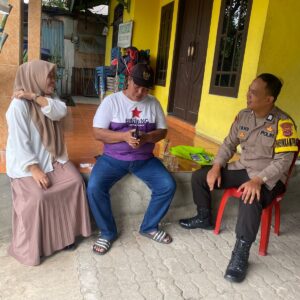 Bhabinkamtibmas Kelurahan Bunder Sambangi Warga, Sampaikan Himbauan Kamtibmas dan Nomor Layanan Polisi 110