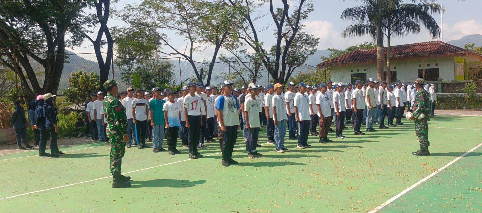 TNI Jadi Bagian dari MPLS: Membentuk Karakter Siswa Baru di Kecamatan Tirtomoyo