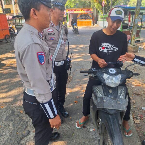 Pengendara Tanpa Helm Masih Dominasi Pelanggaran di Operasi Patuh Maung