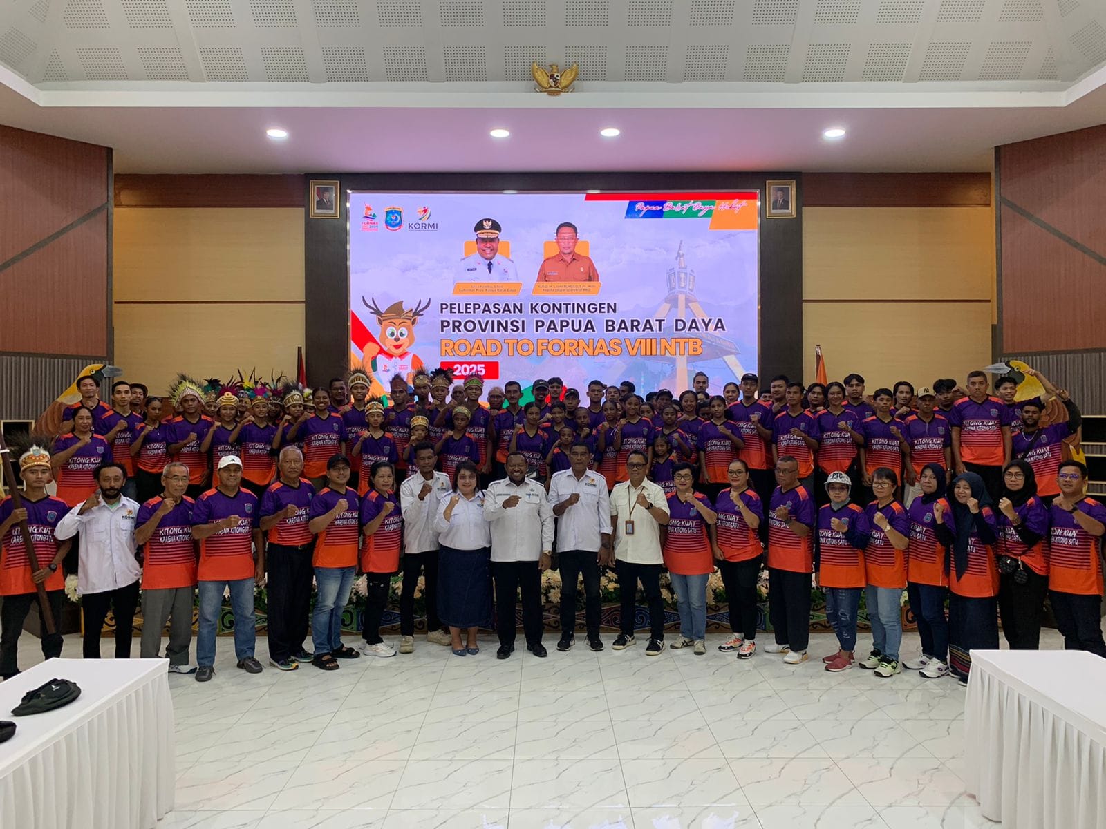 Wagub PBD Lepas 128 Kontingen FORNAS VIII: Papua Barat Daya Siap Ukir Prestasi di Lombok