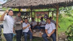 Bhabinkamtibmas Desa Bitung Jaya Sambangi Warung Binaan, Pererat Komunikasi dan Tingkatkan Kesadaran Hukum Warga