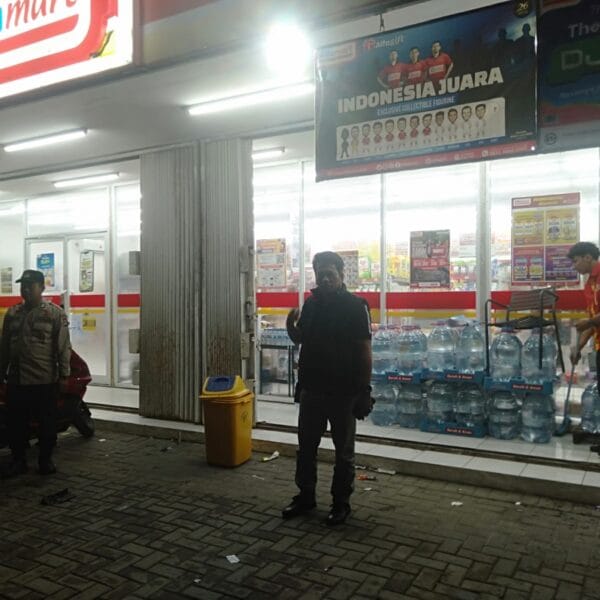 Antisipasi Kejahatan Jalanan, Kanit Reskrim Polsek Kresek Pimpin Patroli Malam di Gunung Kaler