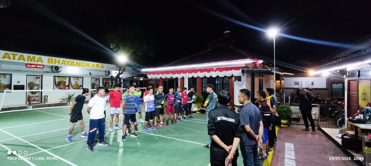Wujud Kedekatan Polri dan Masyarakat, PB Polsek Cikupa Gelar Laga Persahabatan